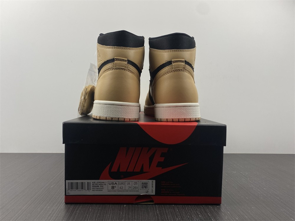 Air Jordan 1 Retro High OG "Heirloom" 555088-202