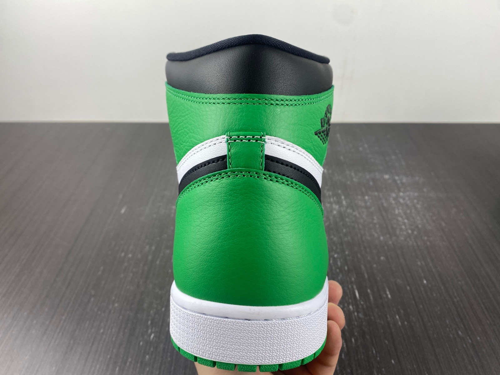 Air Jordan 1 Retro High OG "Celtics" DZ5485-031