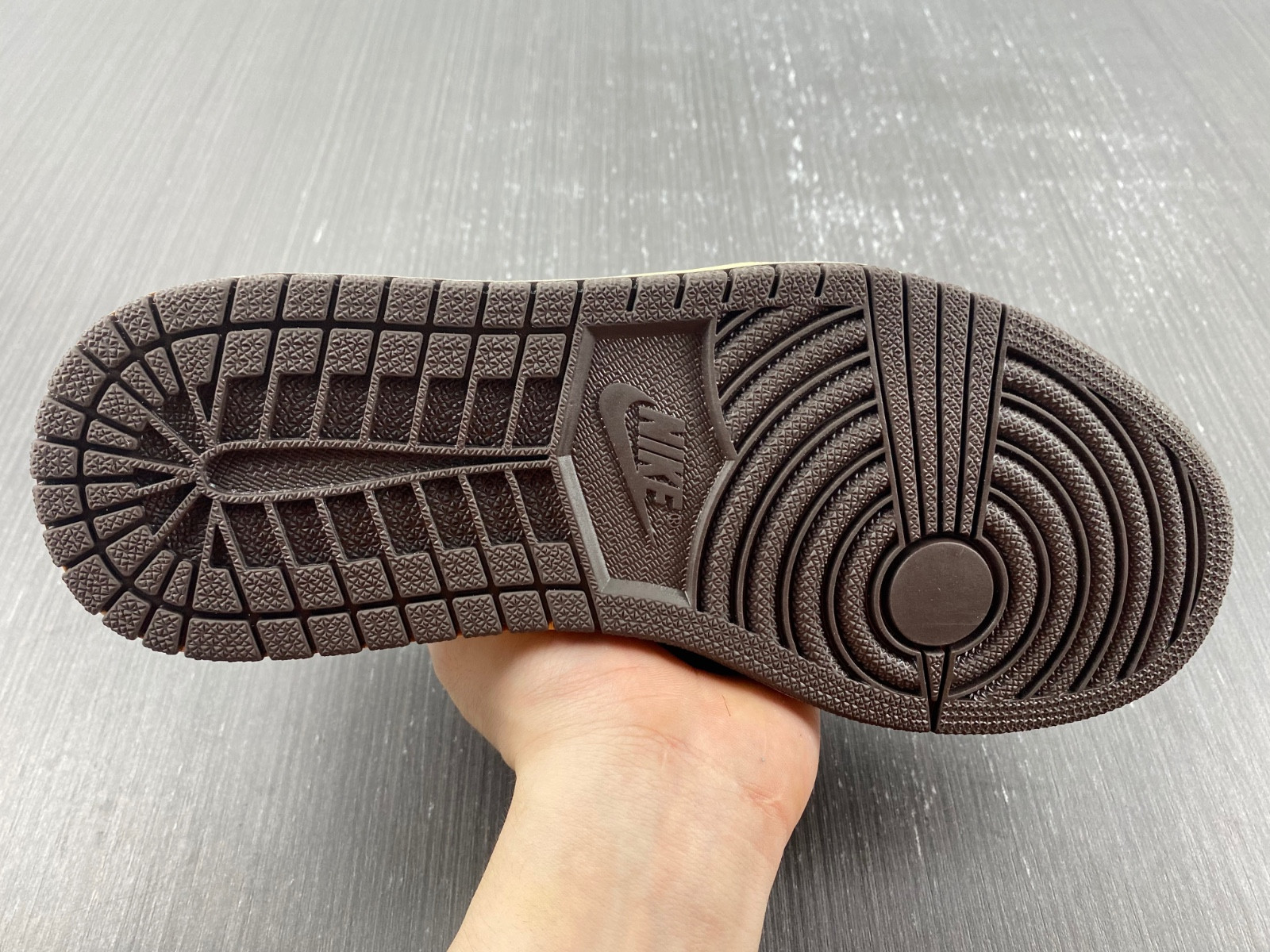 Air Jordan 1 Low mocha CQ4277 105