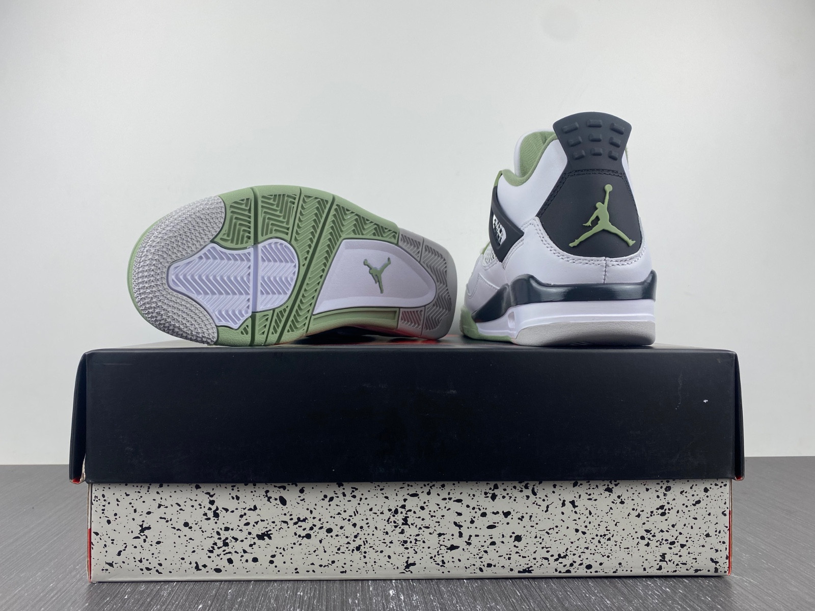 Air Jordan 4 “Seafoam” AQ9129-103