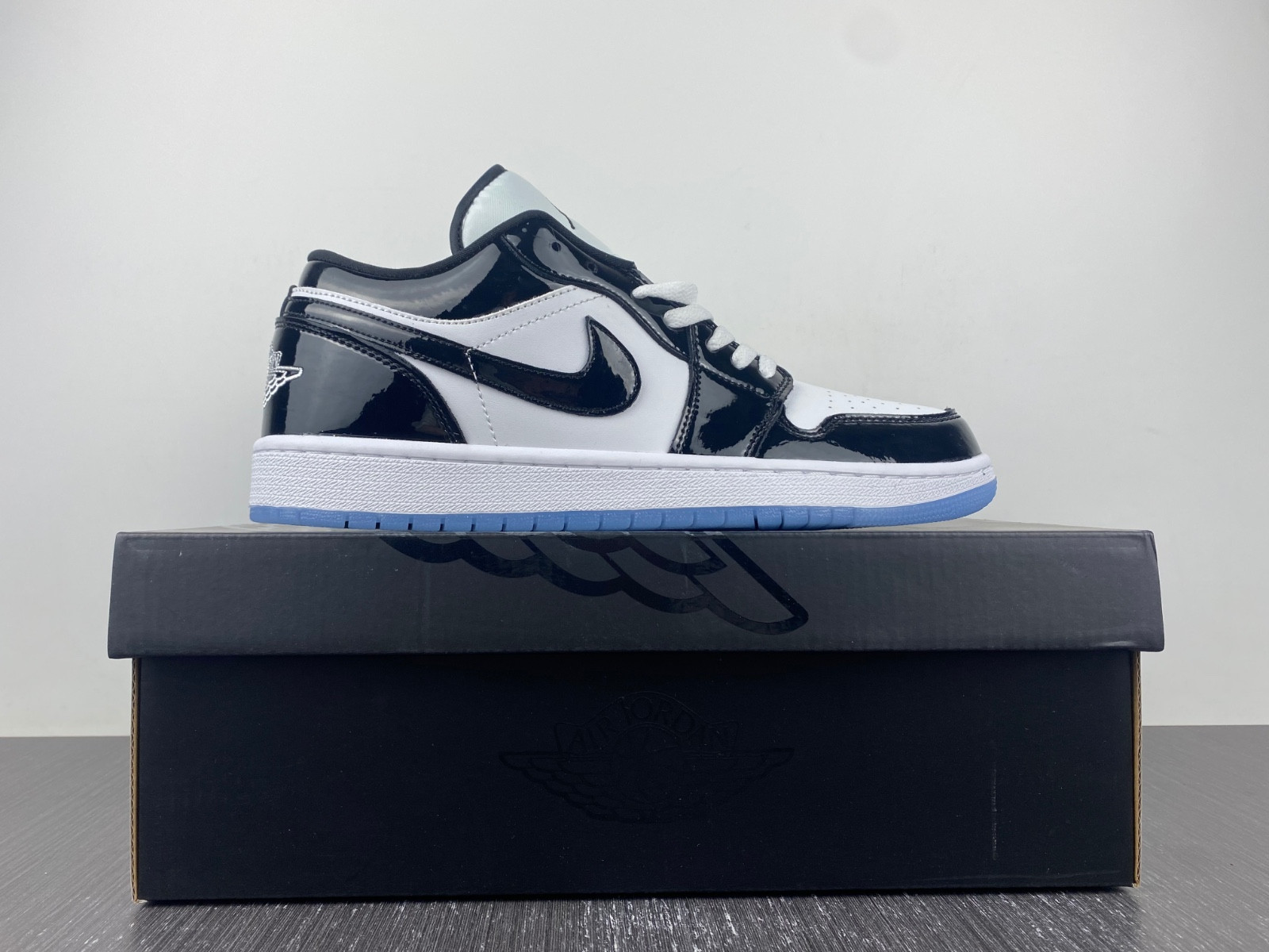 Jordan 1 Low SE Concord - DV1309-100