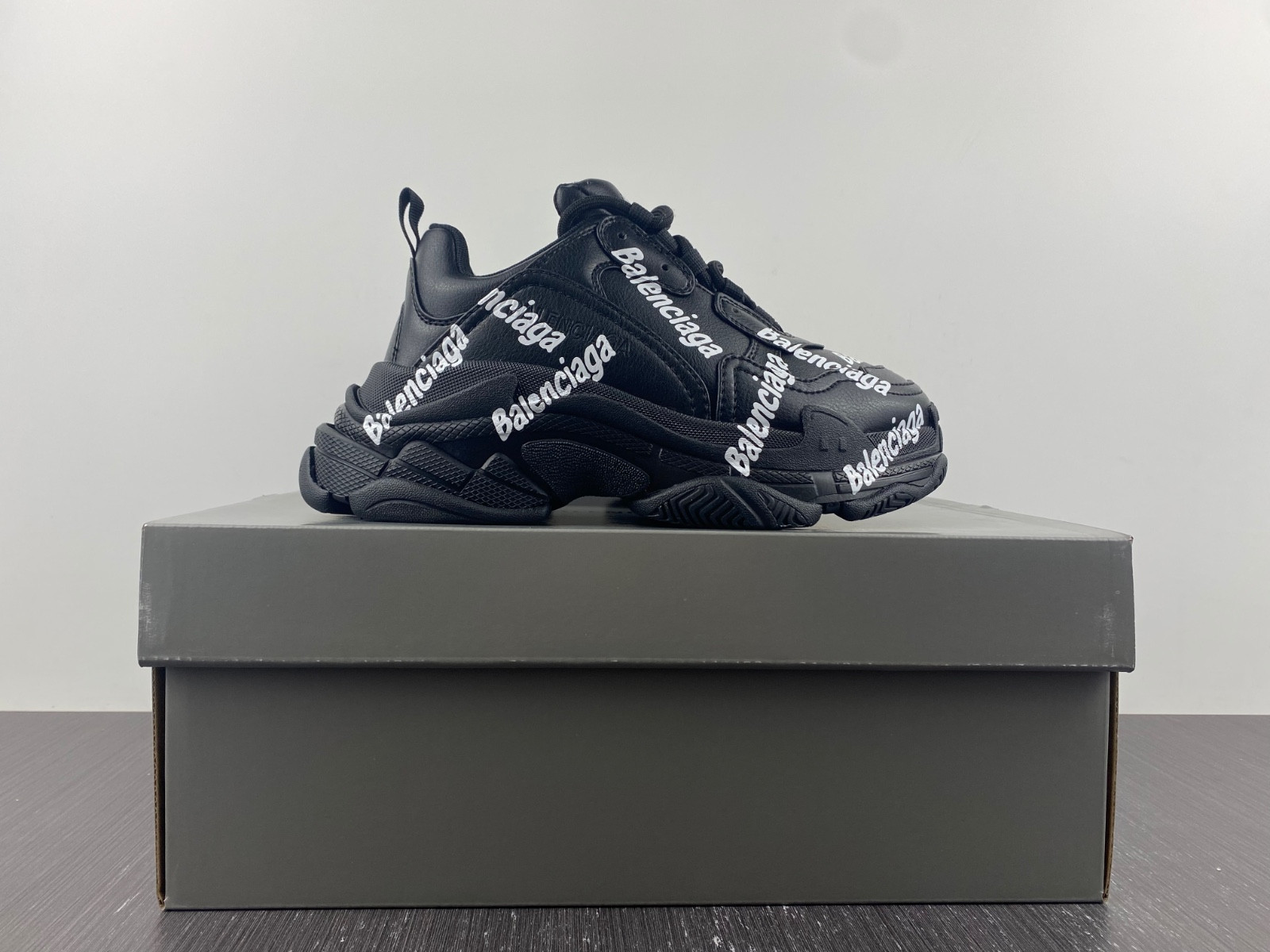 Ba*len*cia*ga triple s 524839 w2rn3 9025