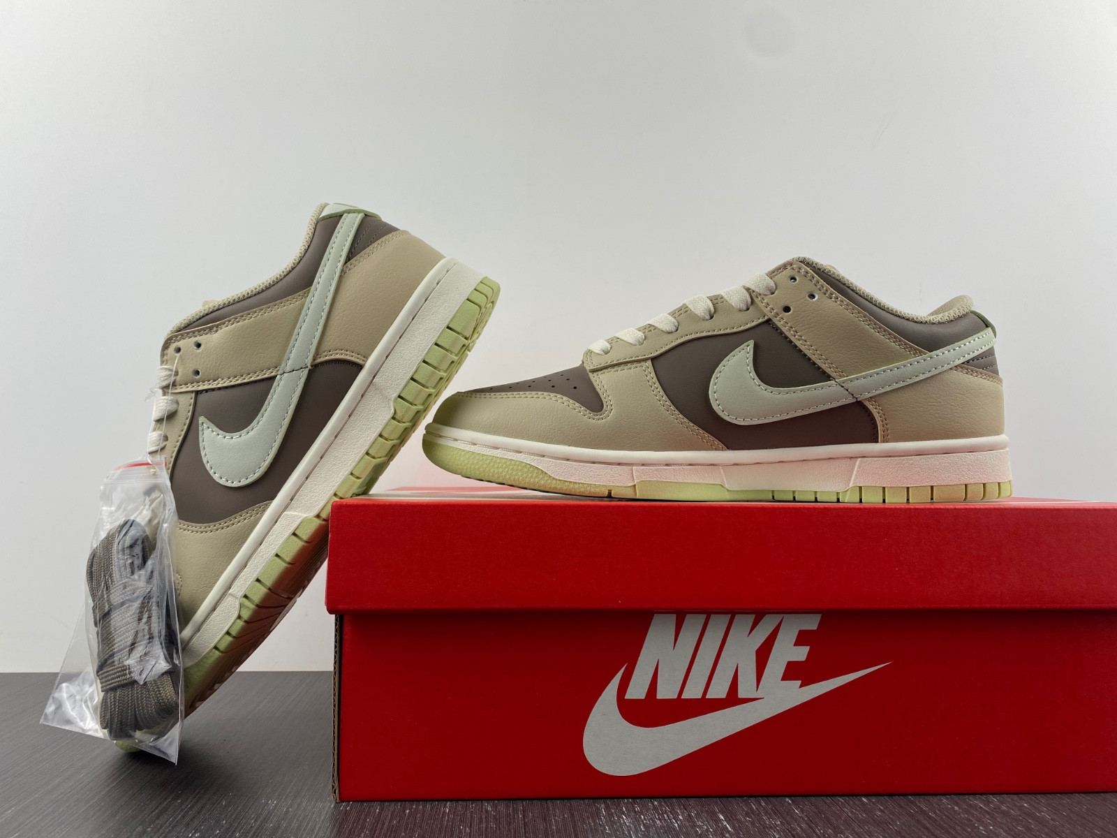 Nike Dunk Low Mocha Brown FB4961-012
