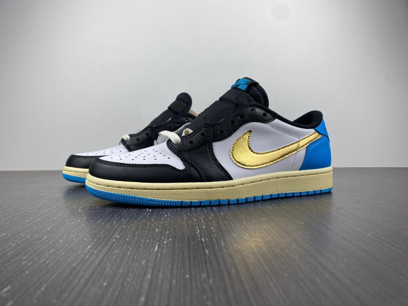 Jordan Air Jordan 1 Low OG CZ0790-104