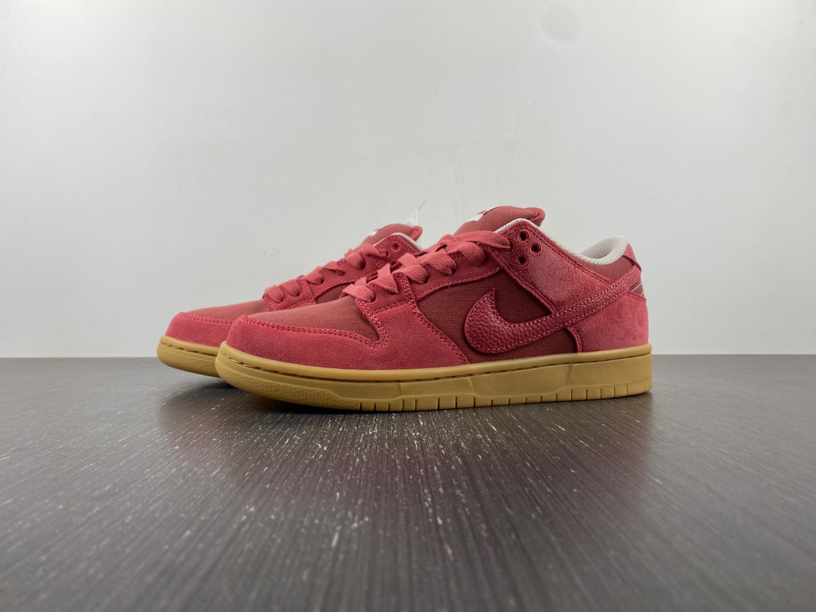 Nike SB Dunk Low "Adobe" DV5429-600