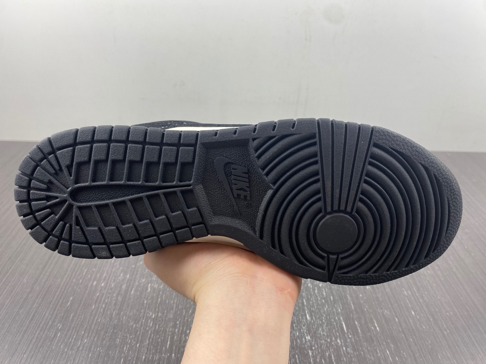 V x Nike Dunk Low Batman Black White FC1688-300