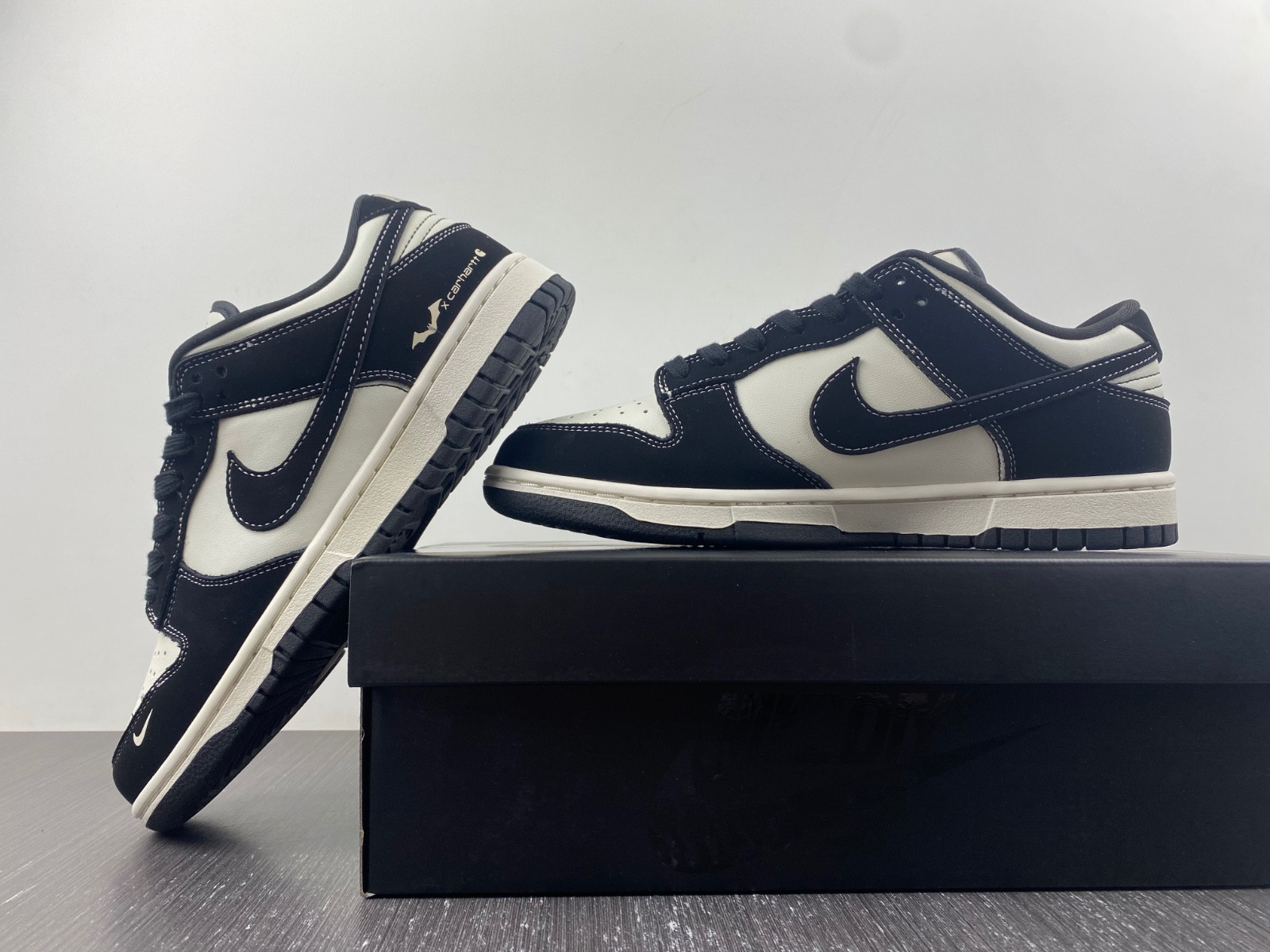 V x Nike Dunk Low Batman Black White FC1688-300