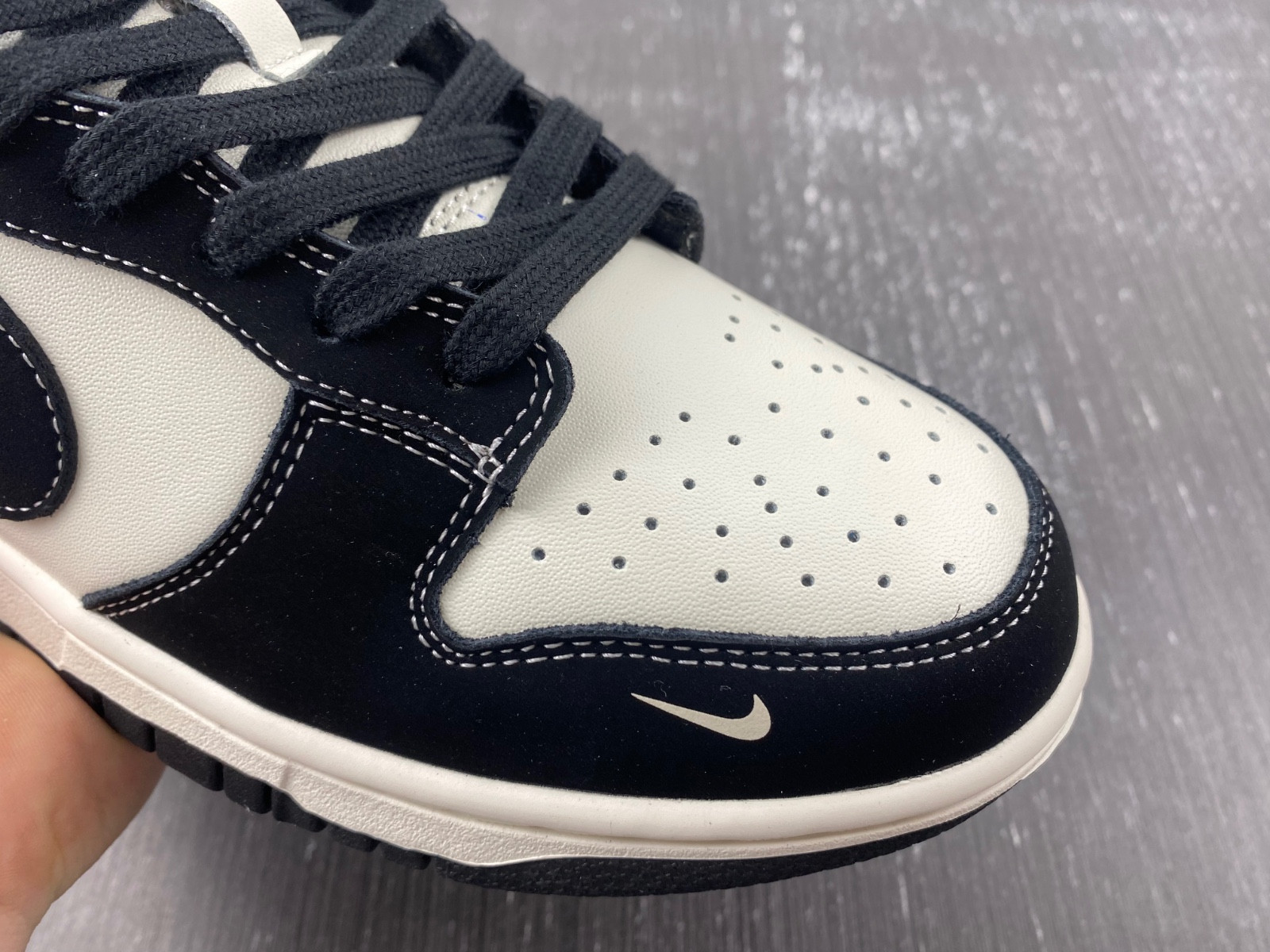 V x Nike Dunk Low Batman Black White FC1688-300