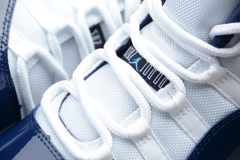 AIR JORDAN 11 RETRO 