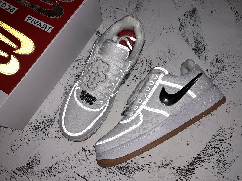 NIKE AIR FORCE 1 LOW TRAVIS SCOTT AQ4211-100