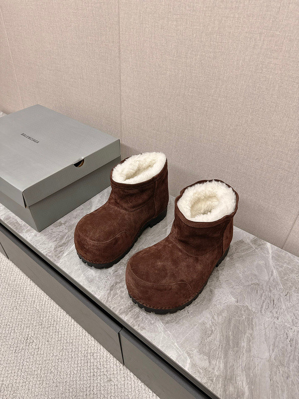 Ba1en*iaga alaska fur bootie in brown