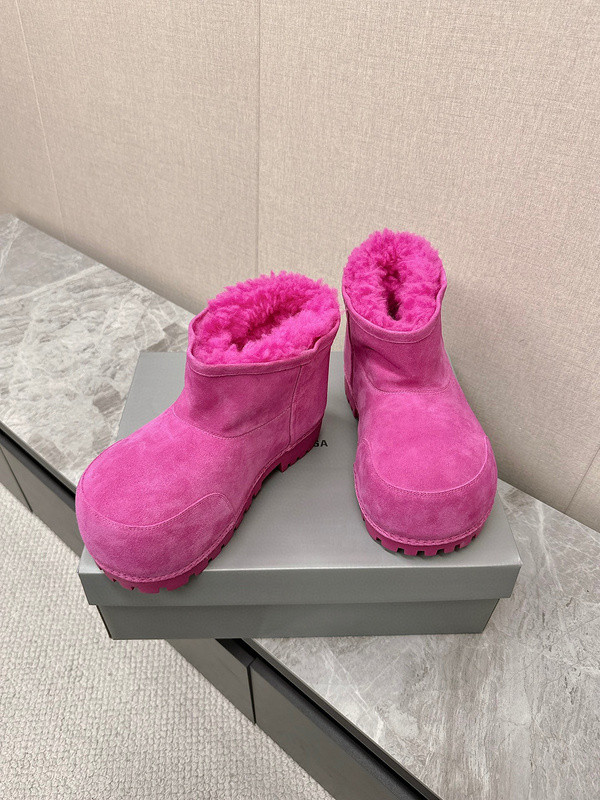 Ba1en*iaga alaska fur bootie in pink