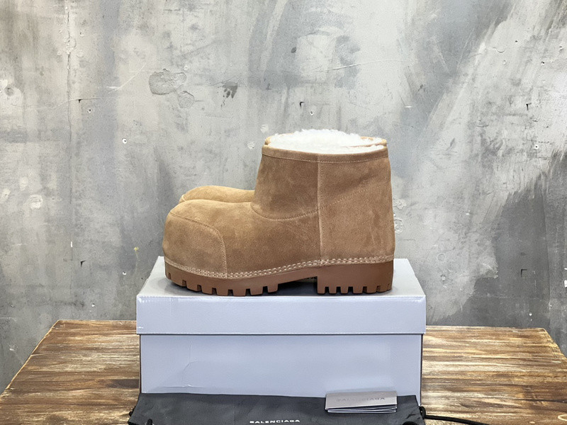 Ba1en*iaga brown alaska fur bootie