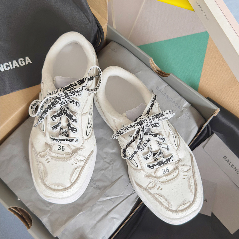 Ba1en*iaga launches new hamptons sneaker