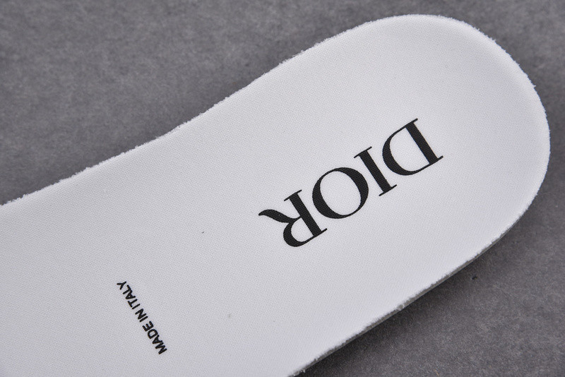 D B23 HIGH-TOP SNEAKERS