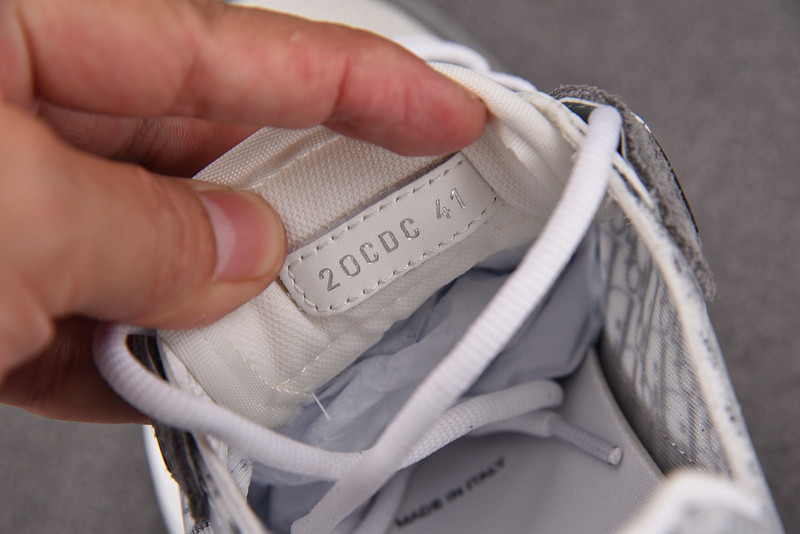 D10r B25 Oblique Runner Sneaker