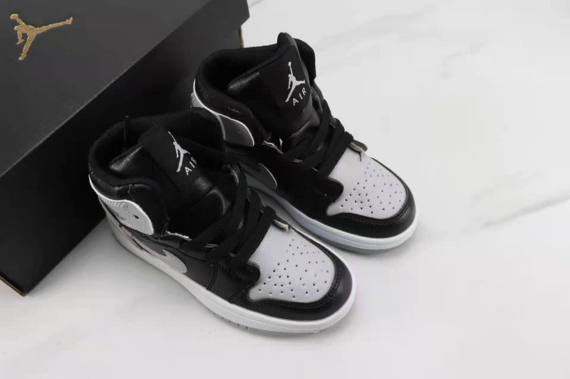 AIR JORDAN 1 KIDS SHOES