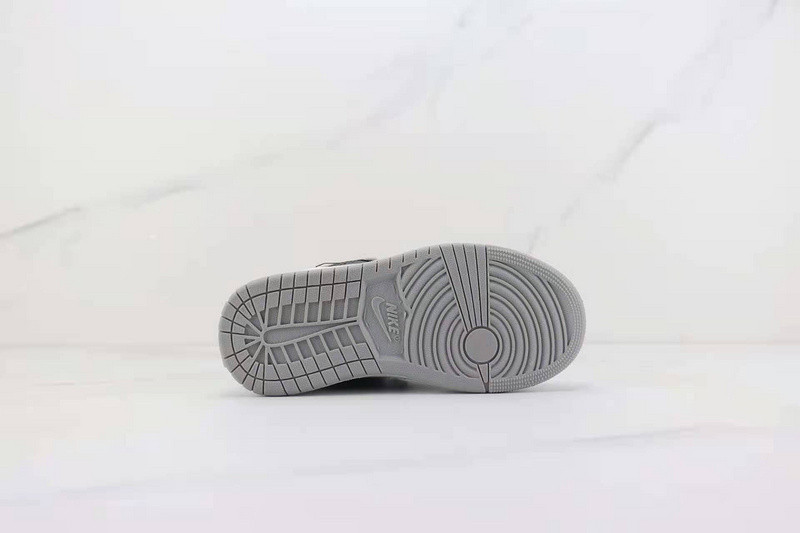 AIR JORDAN 1 KIDS SHOES