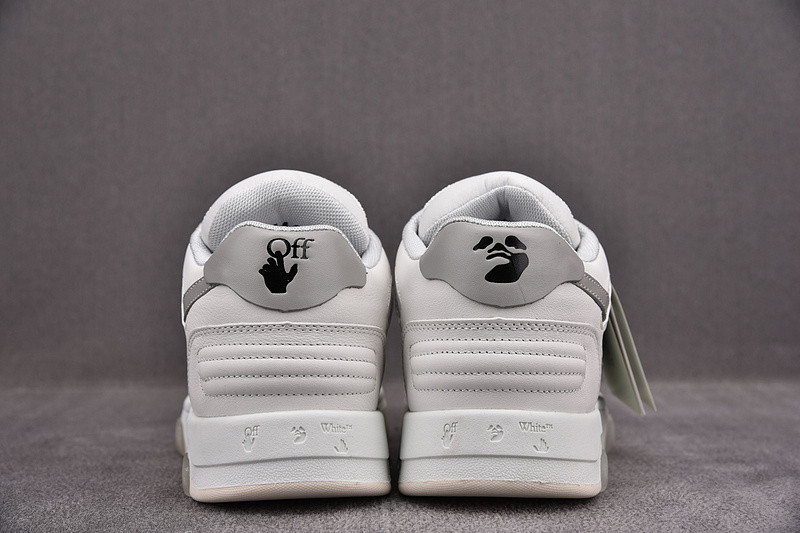 Off-White c/o Virgil Abloh