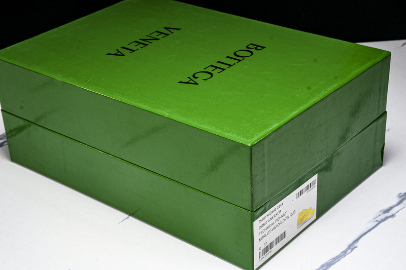 b0tt*ga Ven*ta orbit sneaker