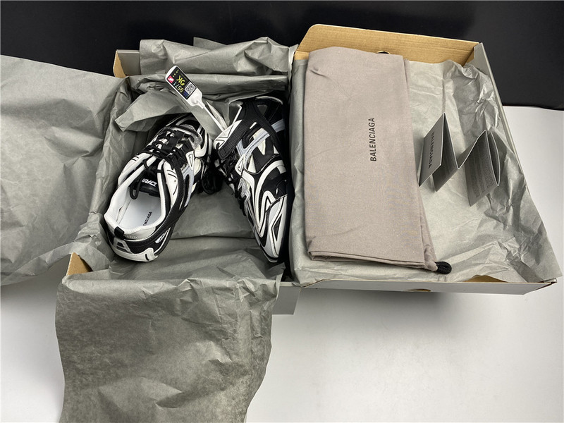 Ba*len*cia*ga drive sneaker 624343-w2fd1-1019