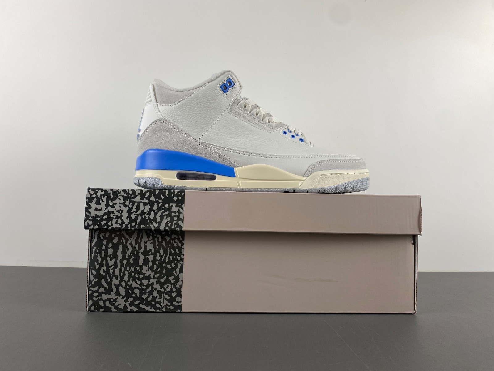 Air Jordan 3 "Lucky Shorts" CT8532-101