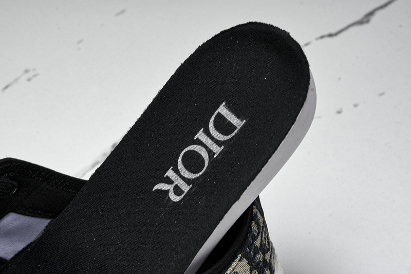 B23 OBLIQUE LOW SNEAKERS