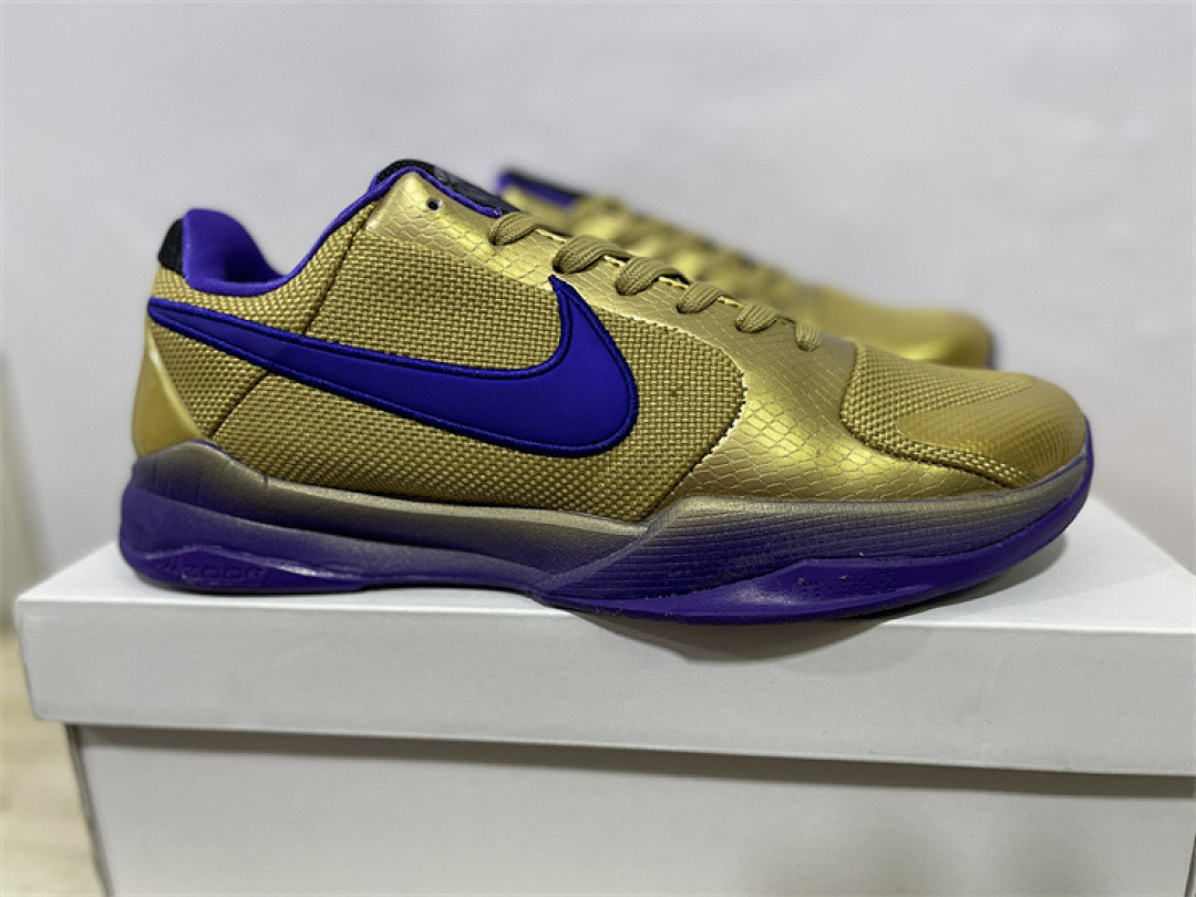 Nike Kobe 5 Protro x Undefeated Hall of Fame | DA6809-700