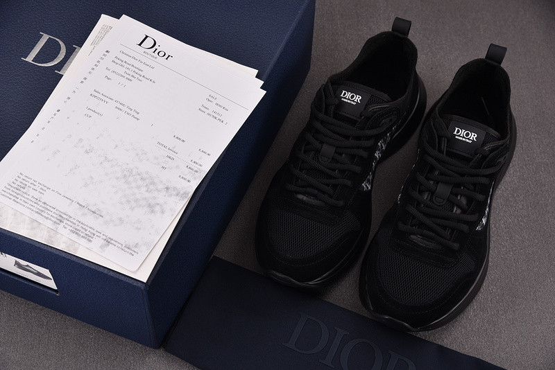 D10r B25 Oblique Runner Sneaker