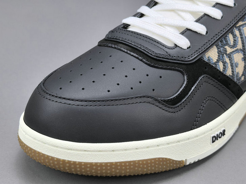 D10r sneakers