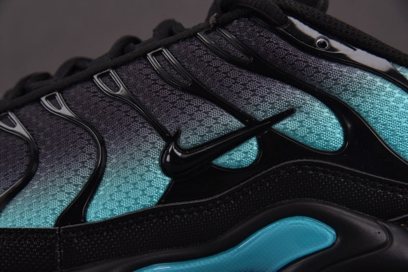 Nike Air Max Plus Black Aurora Green DM0032-016