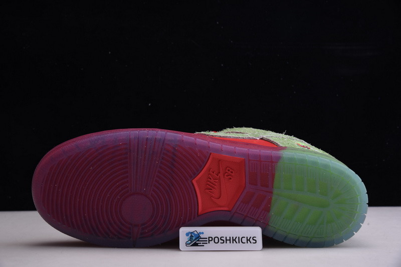 Nike SB Dunk Low Strawberry Cough CW7903-601