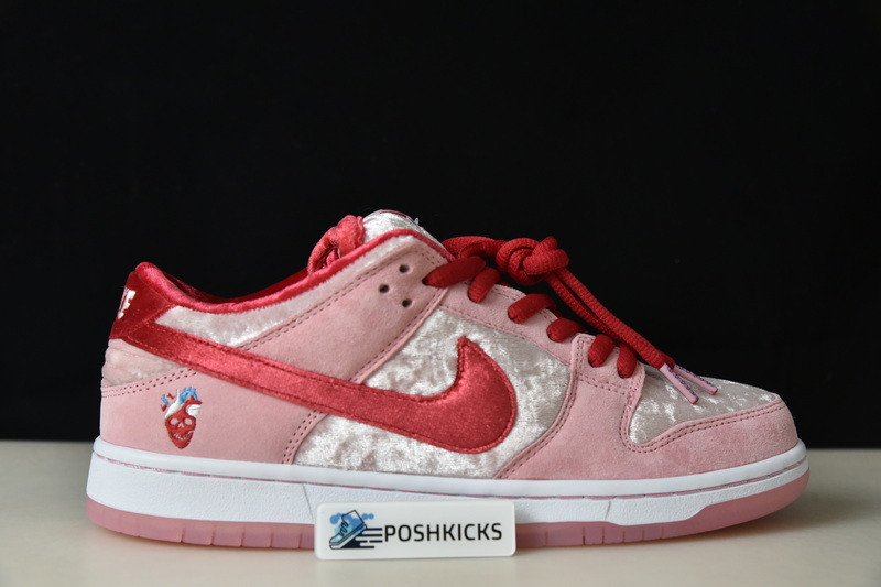 Nike SB Dunk Low StrangeLove Skateboards CT2552-800