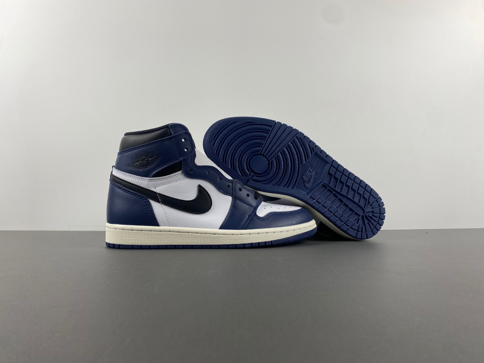 Air Jordan 1 High OG Midnight Navy DZ5485-401