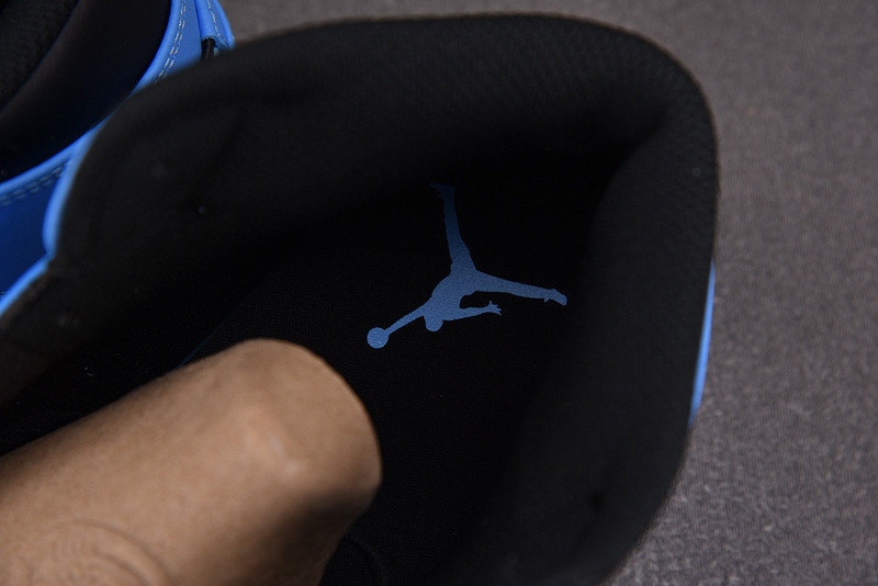 Air Jordan 1 Mid University Blue DQ8426-401