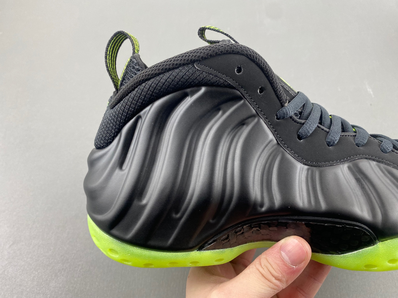 Nike Air Foamposite One "Black/Volt" 2025 HF2902-001
