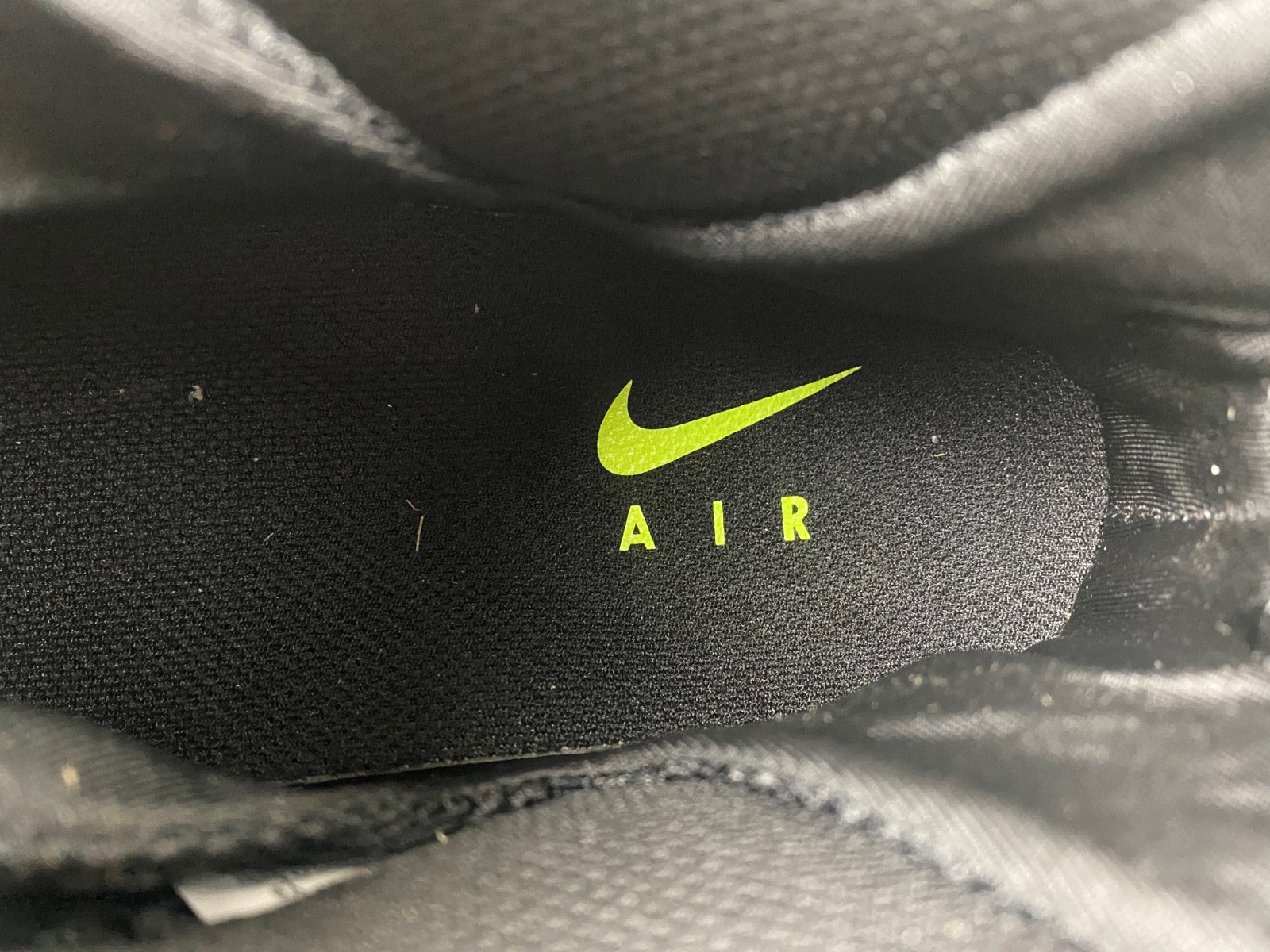 Nike Air Foamposite One "Black/Volt" 2025 HF2902-001