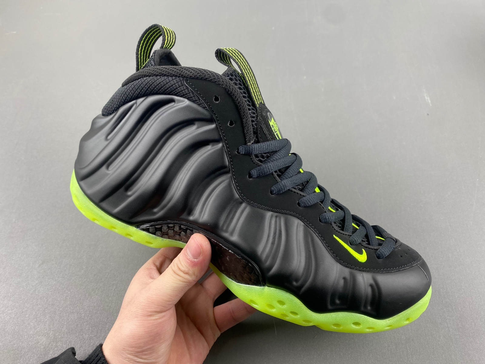 Nike Air Foamposite One "Black/Volt" 2025 HF2902-001