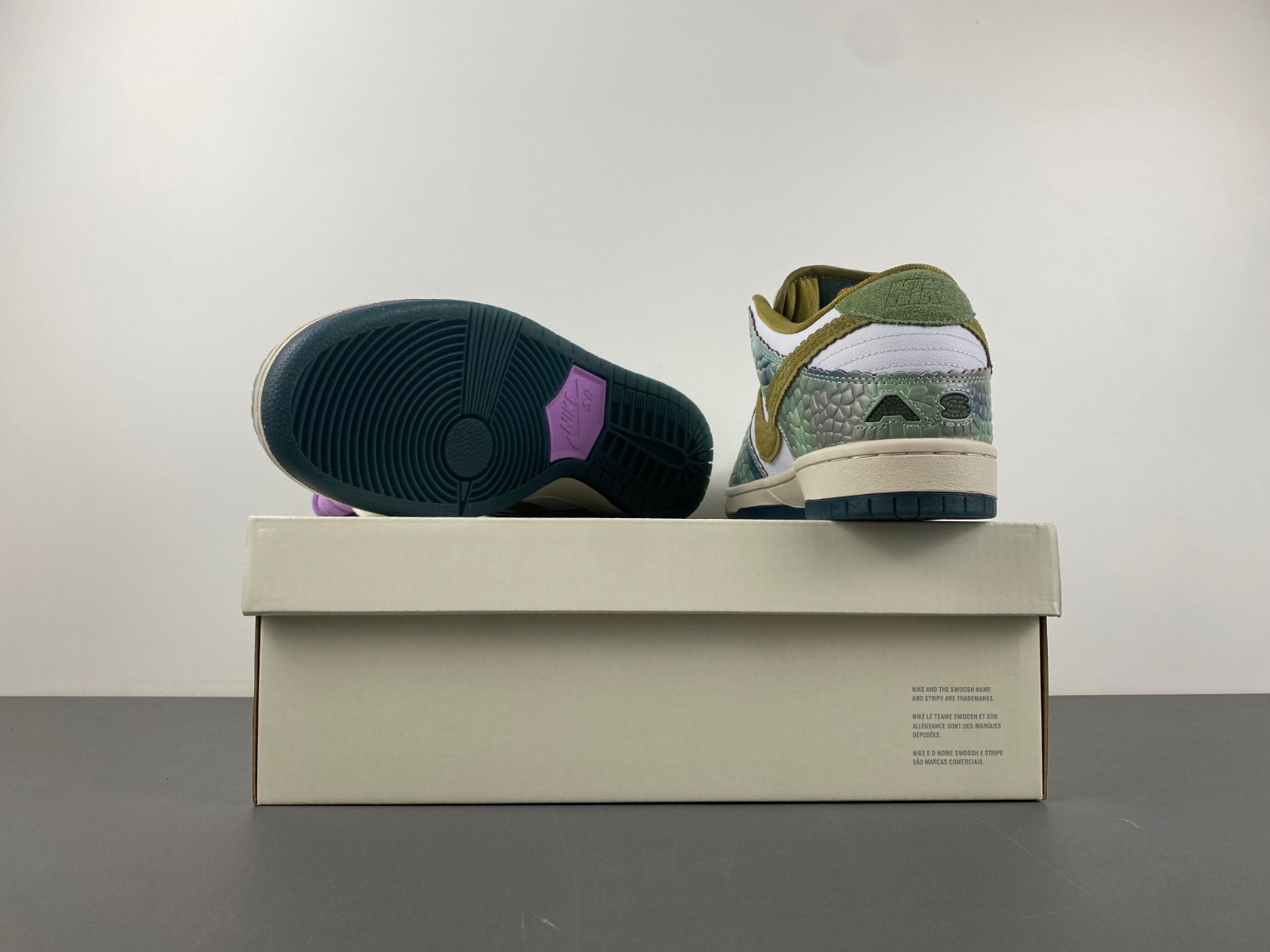 Alexis Sablone x Nike SB Dunk Low HJ3386-300