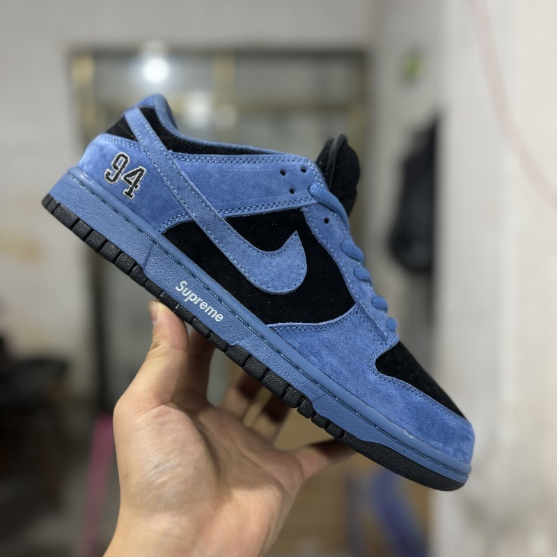 S*prem* x nike sb dunk low ocean fog hq8487-400