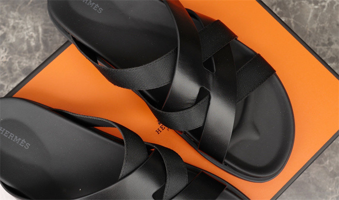 H*rmes Sandals