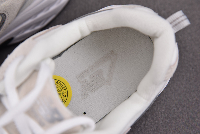 New Balance 530 Sea Salt - MR530CE