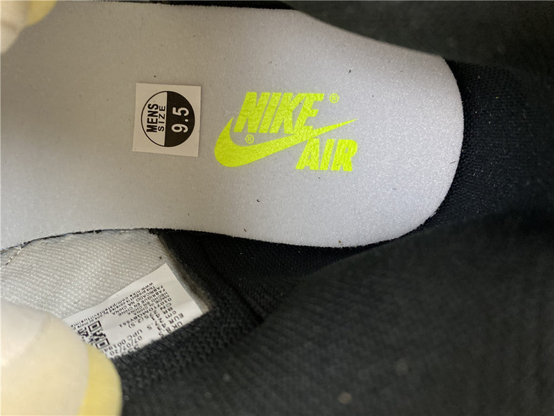 Air Jordan 1 High OG “University Gold” 555088-118