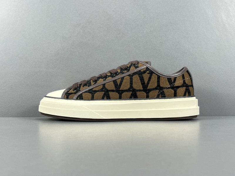 Va1e*ntin0 garavani totaloop