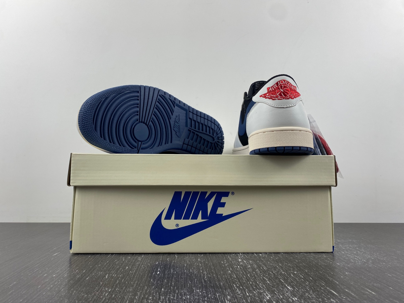 Travis Scott x Fragment Design DM7866-713