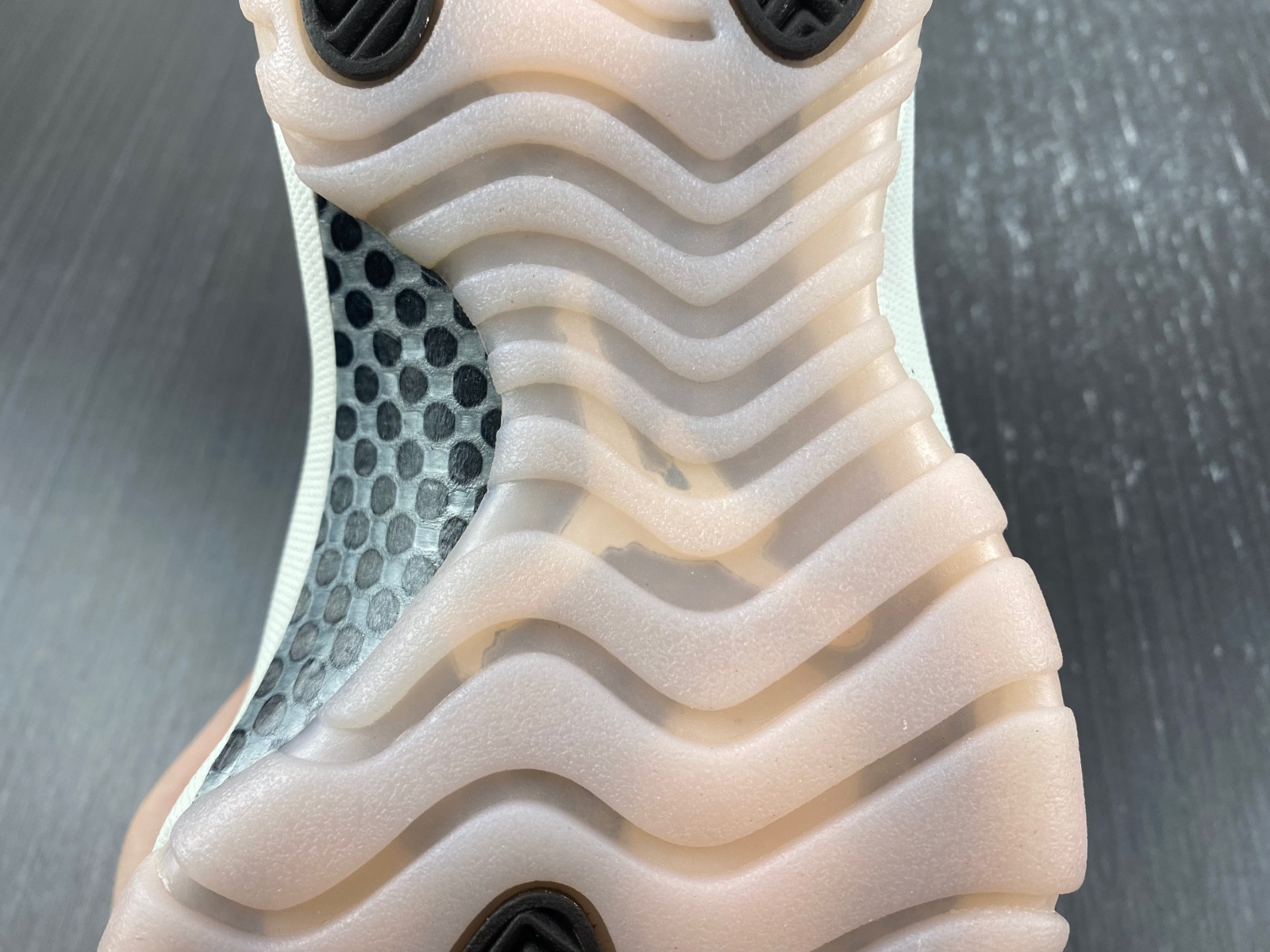 Air Jordan 11 WMNS "Neapolitan" AR0715-101