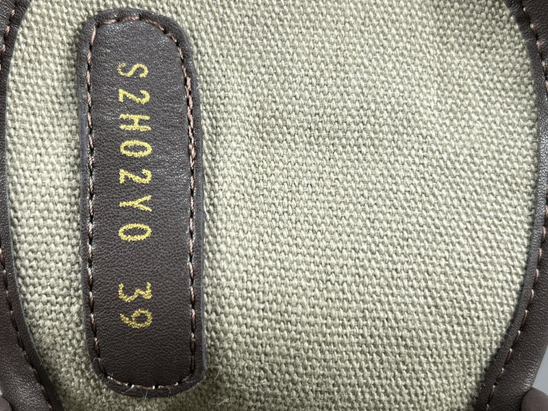 Va1e*ntin0 garavani totaloop