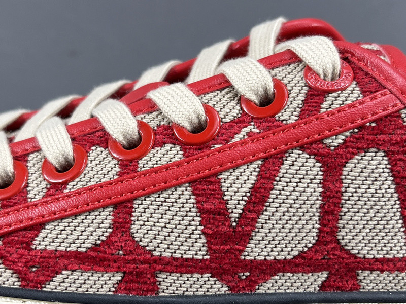 Va1e*ntin0 garavani totaloop