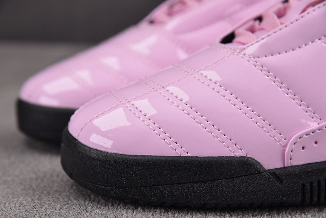 NK Total 90 Secutor Shox Magia SP Maha Amsterdam IM9326