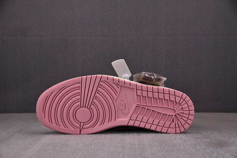 Travis Scott x Air Jordan 1 Low OG "Dark Pony" DZ4137-206